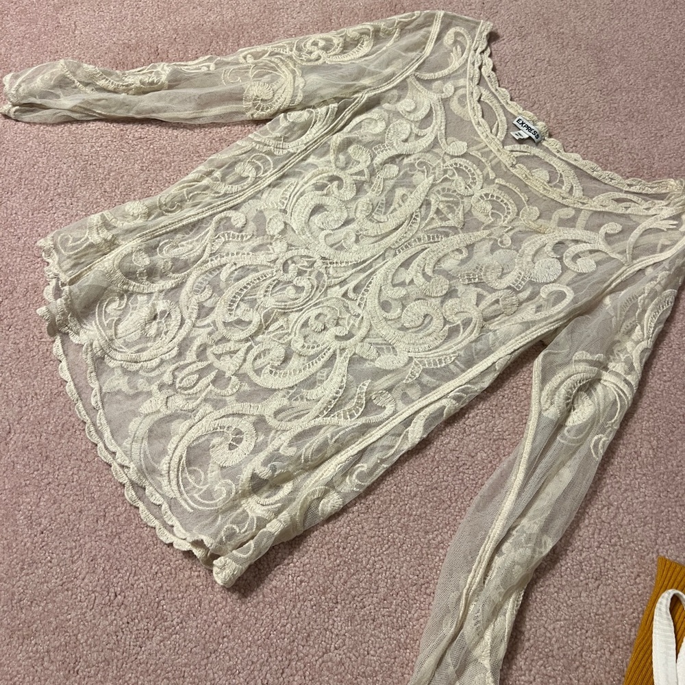 Express cream lace long sleeve